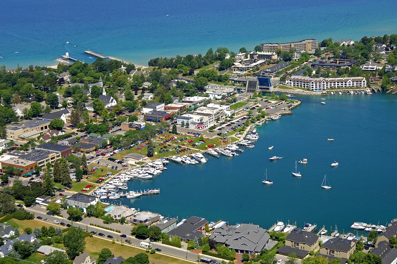 Charlevoix Marina photo courtesy of Marinas.com